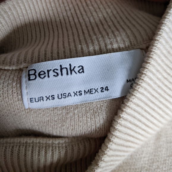 *DONATED* NWOT • Bershka • crop sweater - Picture 4 of 8